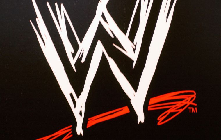 WWE: Nacktfotos von Spitzen-Wrestlern veröffentlicht!