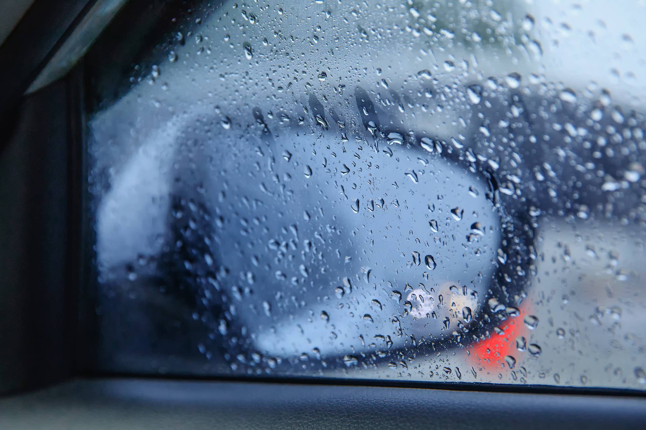 Luftentfeuchter fürs Auto: So sagst du beschlagenen Scheiben den
