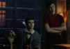 „Dead Boy Detectives“ bei Netflix: Warum reden Teenager-Jungen nicht über ihre Gefühle? | Kritik & Interview