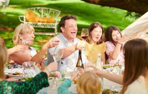 Neue Koch-Serie: "Jamie Oliver: Together - Alle an einem Tisch"