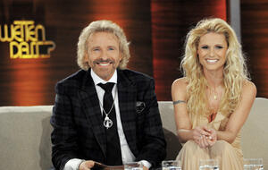 Thomas Gottschalk und Michelle Hunziker nahmen viele Jahre lang gemeinsam auf der "Wetten, dass..?"-Couch Platz