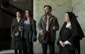 „Bodkin“ Staffel 2 auf Netflix: Wann und wie geht die irische Krimi-Comedy weiter?