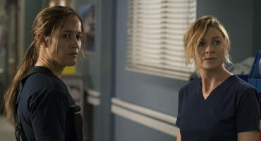 "Station 19" und "Grey's Anatomy": Andy Herrera (Jaina Lee Ortiz) und Meredith Grey (Ellen Pompeo)