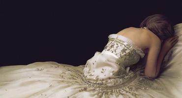 Kaum wiederzuerkennen: Kristen Stewart als Lady Diana in "Spencer"