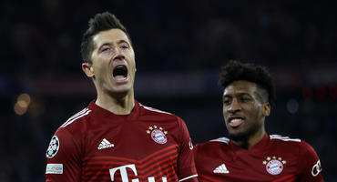 Robert Lewandowski und Kingsley Coman vom FC Bayern München jubeln