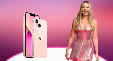 Margot Robbie ("Barbie") und das iPhone 13 in Pink