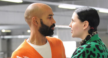 "Dahoam is Dahoam"-Vorschau: Tina (Anita Eichhorn) und Naveen (Markus Subramaniam) kommen sich näher