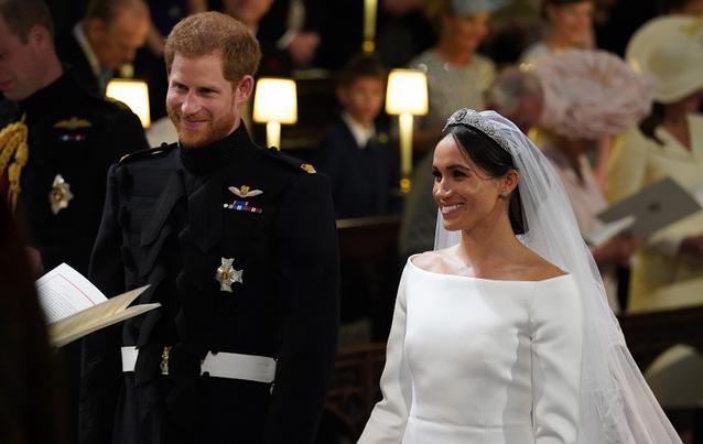 Meghan Markle und Prinz Harry bei ihrer Hochzeit - Brautkleid