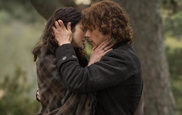 „Outlander“: Caitroina Balfe und Sam Heughan als Claire Fraser und Jamie Fraser