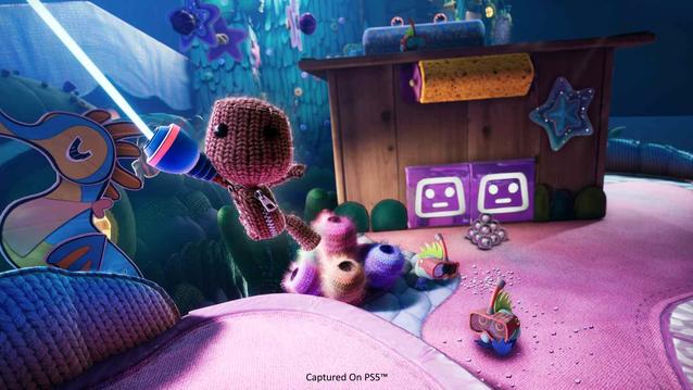 Sackboy on PS5 Swinging