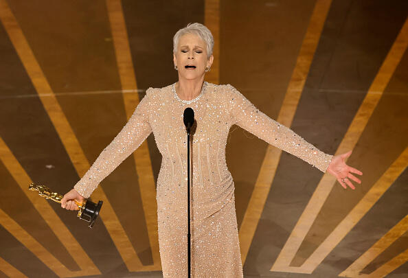 Jamie Lee Curtis erhält Oscar als beste Nebendarstellerin in Everything Everywhere All At Once