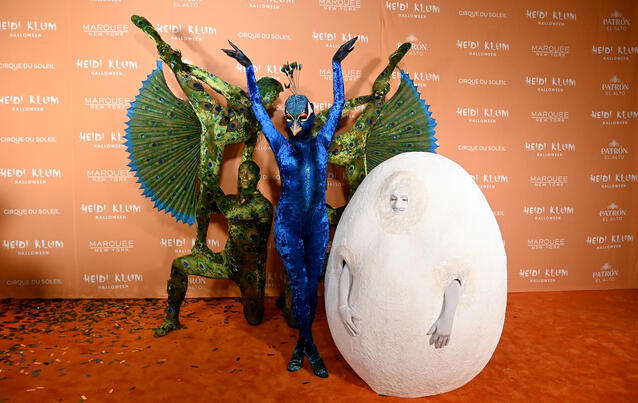 Halloween 2023: Heidi Klum, Tom Kaulitz, Pfau und Ei