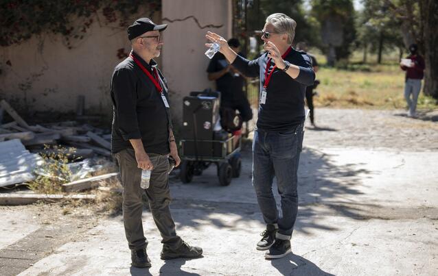 Anthony Stapley und Kevin Greutert am Set von &quot;Saw X&quot;