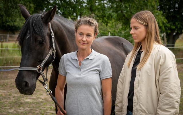 Blutige Anfaenger: Rhea Harder Vennewald und Cheyenne Pahde