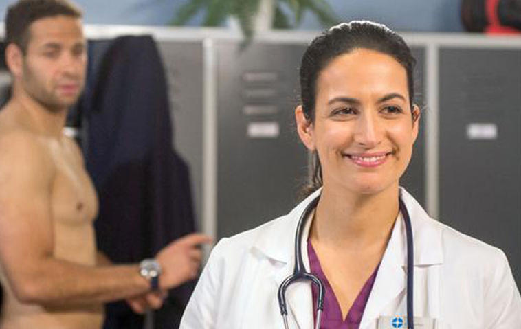 Die jungen Ärzte: Was geht da zwischen Leyla und IHM? | Verdächtiges Foto