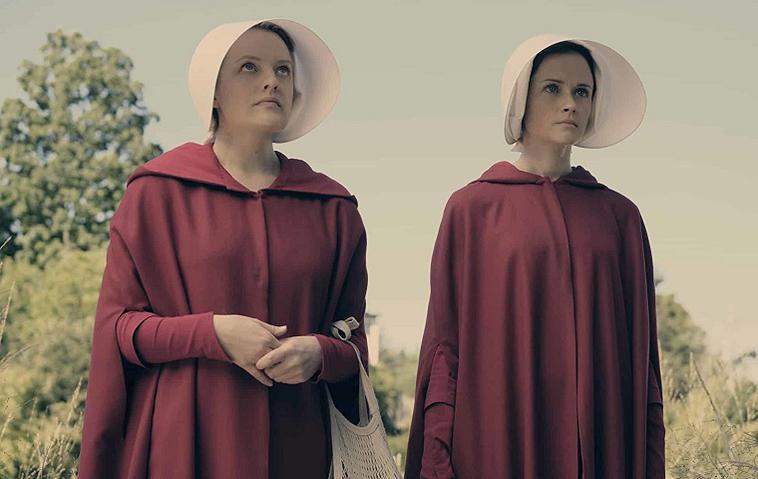 "The Handmaid's Tale" mit Elisabeth Moss (als Desfred/Offred/June Osborne) und Alexis Blendel (als Emily)