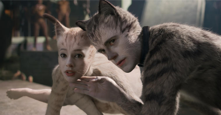Francesca Hayward und Robert Fairchild als animierte Katzen in einer Szene aus der "Cats"-Verfilmung