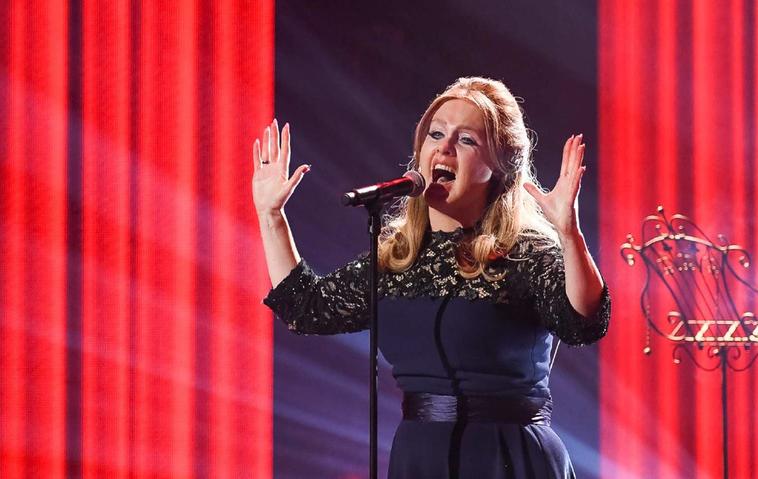 BIG PERFORMANCE: Adele