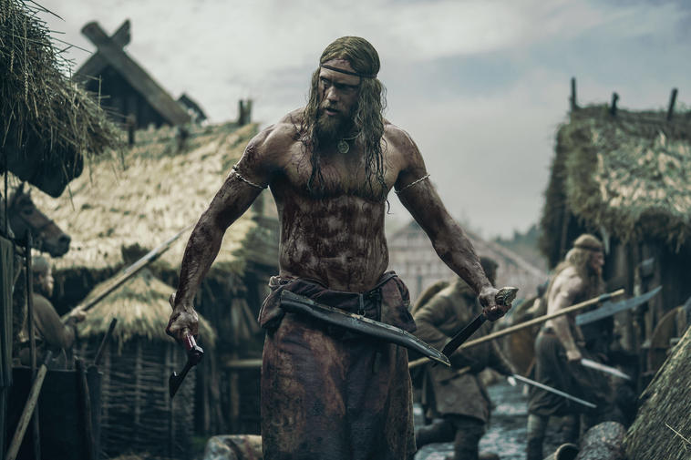 Alexander Skarsgard in "The Northman"; den Film jetzt streamen via Amazon Prime Video