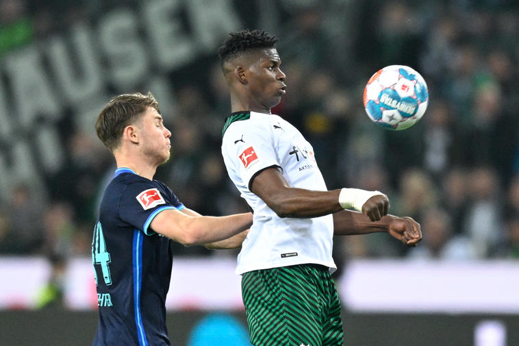 Gladbach gegen Hertha am Freitagabend: So siehst du das Highlight-Spiel im Stream und TV