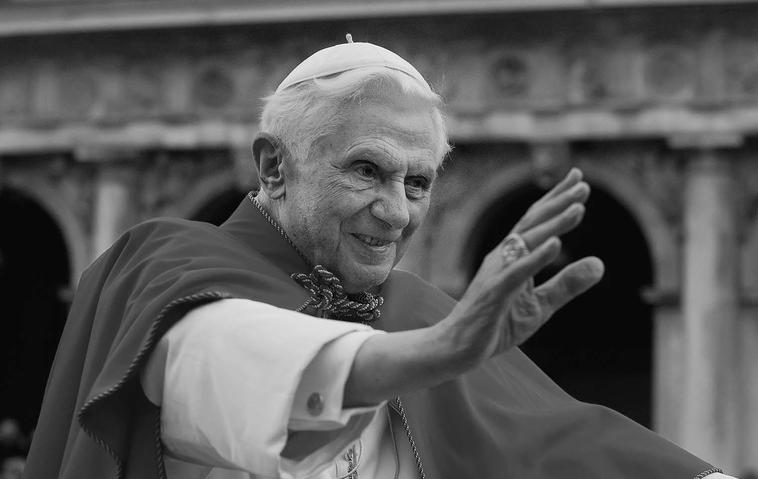 Papstvorgänger Benedikt XVI. ist tot: Sender ändern ihr Programm