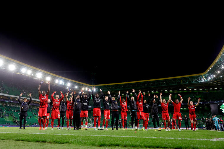 Historisches Achtelfinale! So siehst du die Eintracht gegen Neapel im Stream