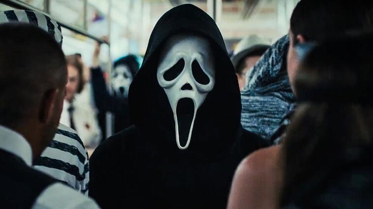 Ghostface macht in "Scream 6" New York unsicher. Hier kannst du den Horrorfilm auf DVD und Blu-ray kaufen