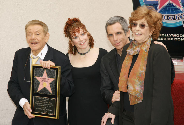 Gemeinsam mit ihren Kindern, Amy und Ben Stiller, und ihrem Mann Jerry freute sie sich 2007 über einen Stern auf dem "Walk of Fame".